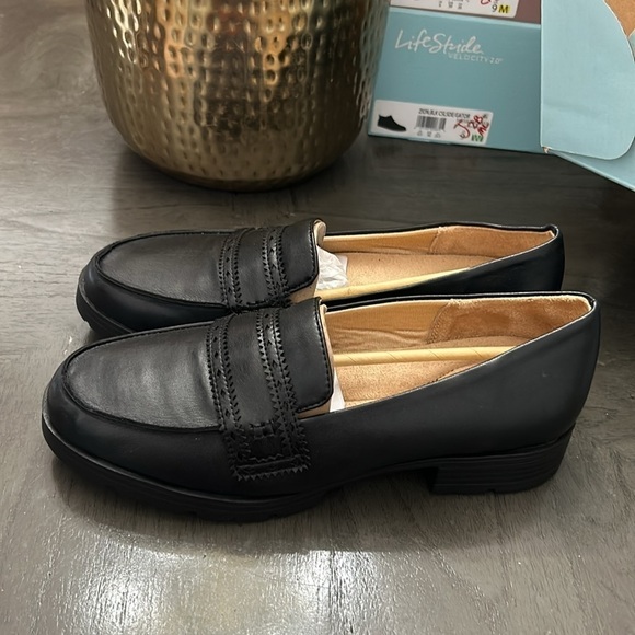 LIFESTRIDE London Slip-on Loafers - Picture 6 of 8